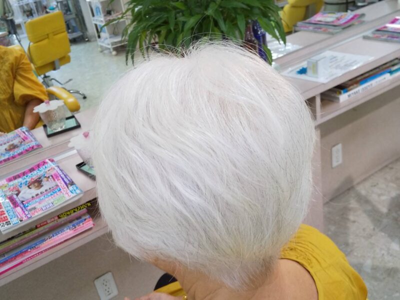 プラチナシルバーカラー