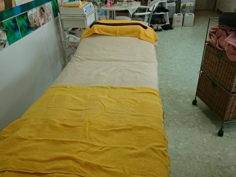 美容室でベッド❕