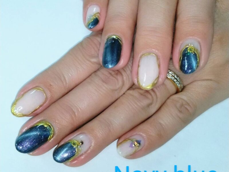 お召し物はNavy Color